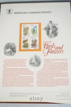 Collection de 80 panneaux de timbres commémoratifs US 1981-1984 stockés dans un album USPS
