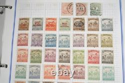 Collection de Hongrie de plus de 3 000 timbres neufs et utilisés stockés dans un album bleu