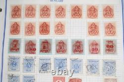 Collection de Hongrie de plus de 3 000 timbres neufs et utilisés stockés dans un album bleu