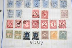 Collection de Hongrie de plus de 3 000 timbres neufs et utilisés stockés dans un album bleu