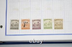 Collection de Hongrie de plus de 3 000 timbres neufs et utilisés stockés dans un album bleu