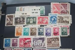 Collection de Pologne de plus de 4500 timbres neufs et utilisés stockés dans un album sur des pages de stock
