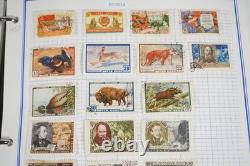 Collection de Russie de 2 150+ timbres neufs et usagés conservés dans l'album Mystic Voyager