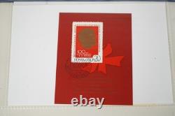 Collection de Russie de 250+ timbres et feuillets-souvenirs neufs et utilisés rangés dans un album bleu