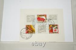 Collection de Russie de 250+ timbres et feuillets-souvenirs neufs et utilisés rangés dans un album bleu