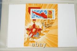 Collection de Russie de plus de 250 timbres et feuillets souvenirs, neufs et oblitérés, conservés dans un album bleu