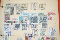 Collection de Tchécoslovaquie de plus de 1000 timbres neufs et utilisés dans un album sur des pages de stock