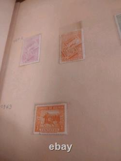 Collection de Timbres Boutique Mondiale dans un Album Vintage Plus Fait Main. Véritable Bijou