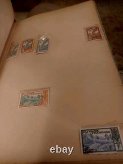 Collection de Timbres Boutique Mondiale dans un Album Vintage Plus Fait Main. Véritable Bijou