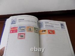 Collection de Timbres de la Monnaie Mondiale dans 2 albums Sg Strand