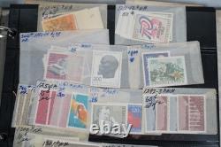 Collection de Yougoslavie de 1175+ timbres neufs et utilisés dans un album sur des pages de stockage