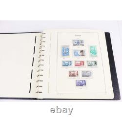 Collection de nouveaux timbres français de 1970 à 1979 dans un album Leuchtturm