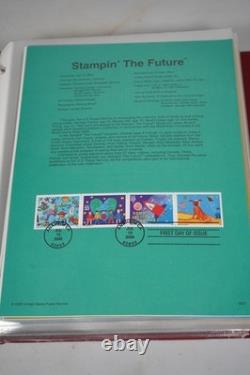 Collection de pages souvenirs de 180+ dans un album rouge Us 2000-2004
