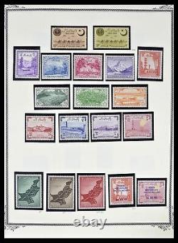 Collection de timbres Lot 39177 Pakistan 1947-1980 dans l'album Scott