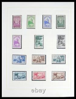 Collection de timbres Lot 39537 Maroc français 1911-1976 dans un album Schaubek