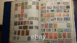 Collection de timbres Stampsweis WW dans Harris Statesman est d'environ 12000 timbres