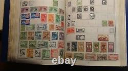 Collection de timbres Stampsweis WW dans Harris Statesman est d'environ 12000 timbres