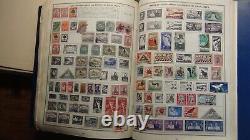 Collection de timbres Stampsweis WW dans Harris Statesman est d'environ 12000 timbres