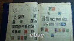 Collection de timbres WW dans l'album Scott Intl avec environ 6000 timbres