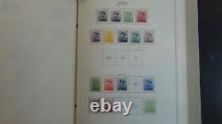 Collection de timbres Yougoslavie dans l'album spécialisé Minkus contient 2400 timbres jusqu'à 93
