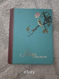Collection de timbres + album (environ 100) TRÈS RARE VINTAGE VTG Collectionneurs