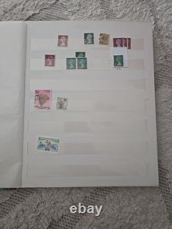 Collection de timbres + album (environ 100) TRÈS RARE VINTAGE VTG Collectionneurs