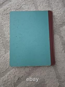 Collection de timbres + album (environ 100) TRÈS RARE VINTAGE VTG Collectionneurs
