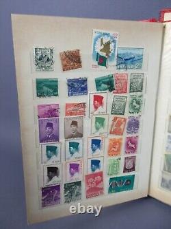 Collection de timbres d'album mélangée du monde vintage XXe siècle