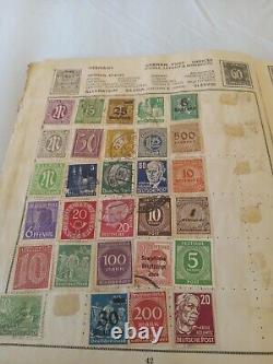Collection de timbres dans un album à charnière 1850-1940