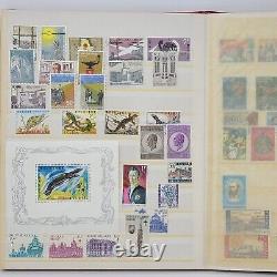Collection de timbres de Belgique neufs sans charnière (MNH) dans un album Plus de 400 timbres différents séries complètes.