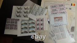 Collection de timbres de Belgique sur 2 pages d’album postal Harris, estimation 2000 timbres