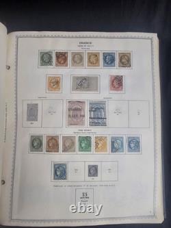 Collection de timbres de France 1862-1978 dans un album Scott, plus de 12 000 $ Collection de timbres de France 1862-1978 dans un album Scott, plus de 12 000 $