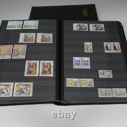 Collection de timbres de France 1980-1990 neufs et oblitérés dans 2 albums