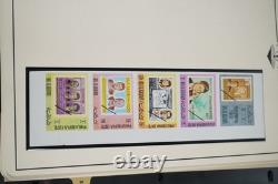 Collection de timbres de Ras Al Khaimah et Saint-Vincent JFK de plus de 110 timbres et 70 feuilles dans un album