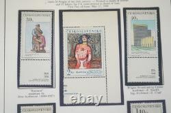 Collection de timbres de Tchécoslovaquie 1968-1974, plus de 350 timbres stockés dans un album rouge