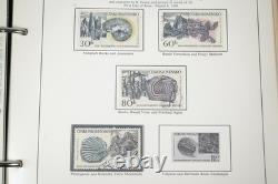 Collection de timbres de Tchécoslovaquie 1968-1974, plus de 350 timbres stockés dans un album rouge