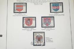 Collection de timbres de Tchécoslovaquie 1968-1974, plus de 350 timbres stockés dans un album rouge