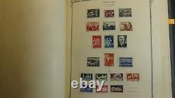 Collection de timbres de la Bulgarie dans l'album spécialisé Scott contient 1600 timbres jusqu'au numéro 77.