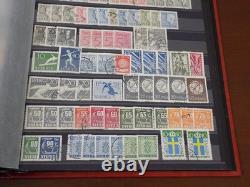 Collection de timbres de la Suède, du début à la période moderne, dans un album de timbres.