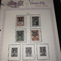 Collection de timbres du Vatican dans un album White Ace, 1929-1954, avec quelques timbres neufs