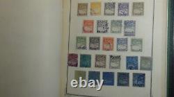 Collection de timbres du Venezuela dans un album spécialisé Scott compte environ 1122 timbres.