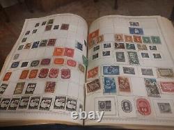 Collection de timbres du monde en 1958, album Minkus parfait. Des années 1800 à aujourd'hui. Voir