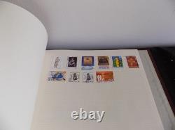 Collection de timbres du monde en 4 albums, du début à la modernité
