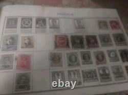 Collection de timbres du monde entier dans deux albums vintage de 1935 et 1928. WOW