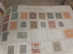 Collection de timbres du monde entier dans un album Minkus de 1952. Offre de grande valeur boutique.