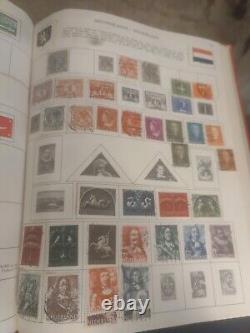 Collection de timbres du monde entier dans un album Minkus de 1952. Offre de grande valeur boutique.