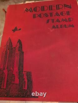 Collection de timbres du monde entier dans un album classique moderne des années 50 rempli de philatélie +