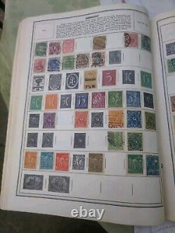 Collection de timbres du monde entier dans un énorme album Harris Ambassador de 1960. Valeur en espèces élevée