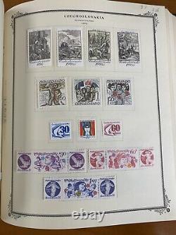 Collection de timbres du monde entier dans un lot d'albums (6)