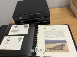 Collection de timbres en monnaie de la WWF (Fonds mondial pour la nature) + enveloppes de premier jour dans 6 albums